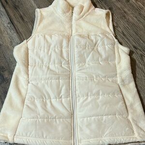 Half fuzzy vest. FILA Size M